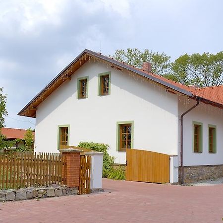 Hotel Na Statku Mirosov Mirosov  Екстериор снимка