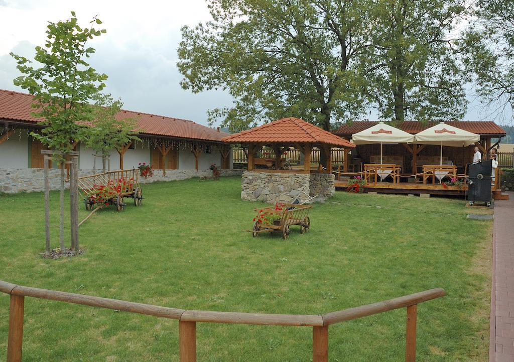Hotel Na Statku Mirosov Mirosov  Екстериор снимка