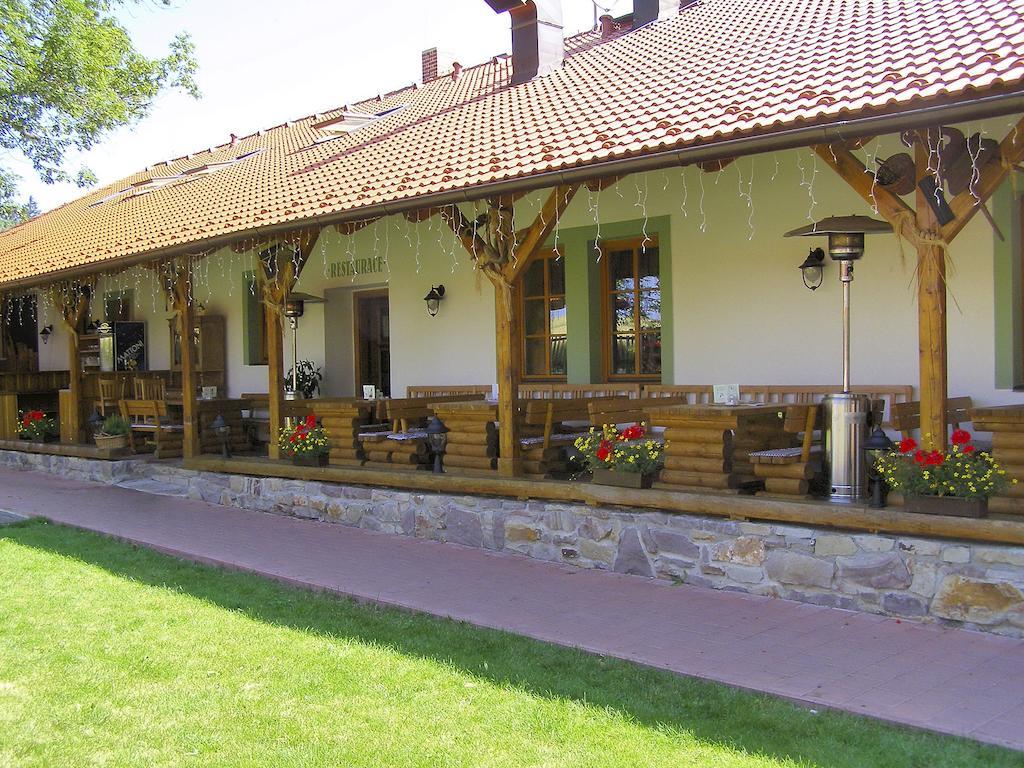 Hotel Na Statku Mirosov Mirosov  Екстериор снимка
