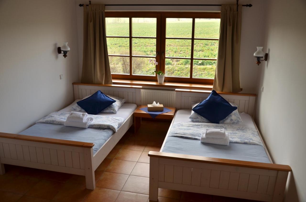 Hotel Na Statku Mirosov Mirosov  Екстериор снимка