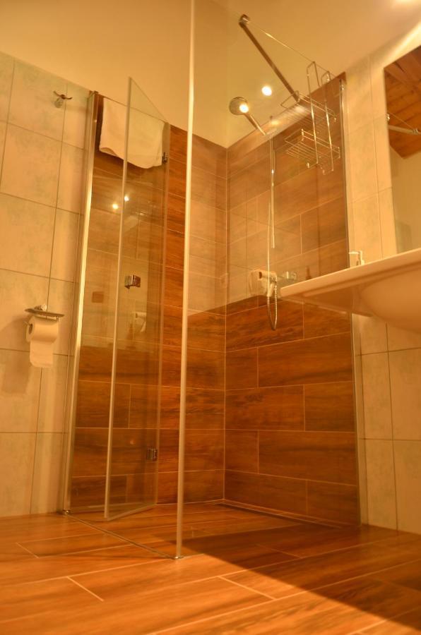 Hotel Na Statku Mirosov Mirosov  Екстериор снимка